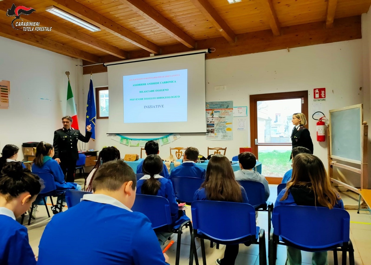 Incontro didattico dei Carabinieri Forestali a Gioia del Colle