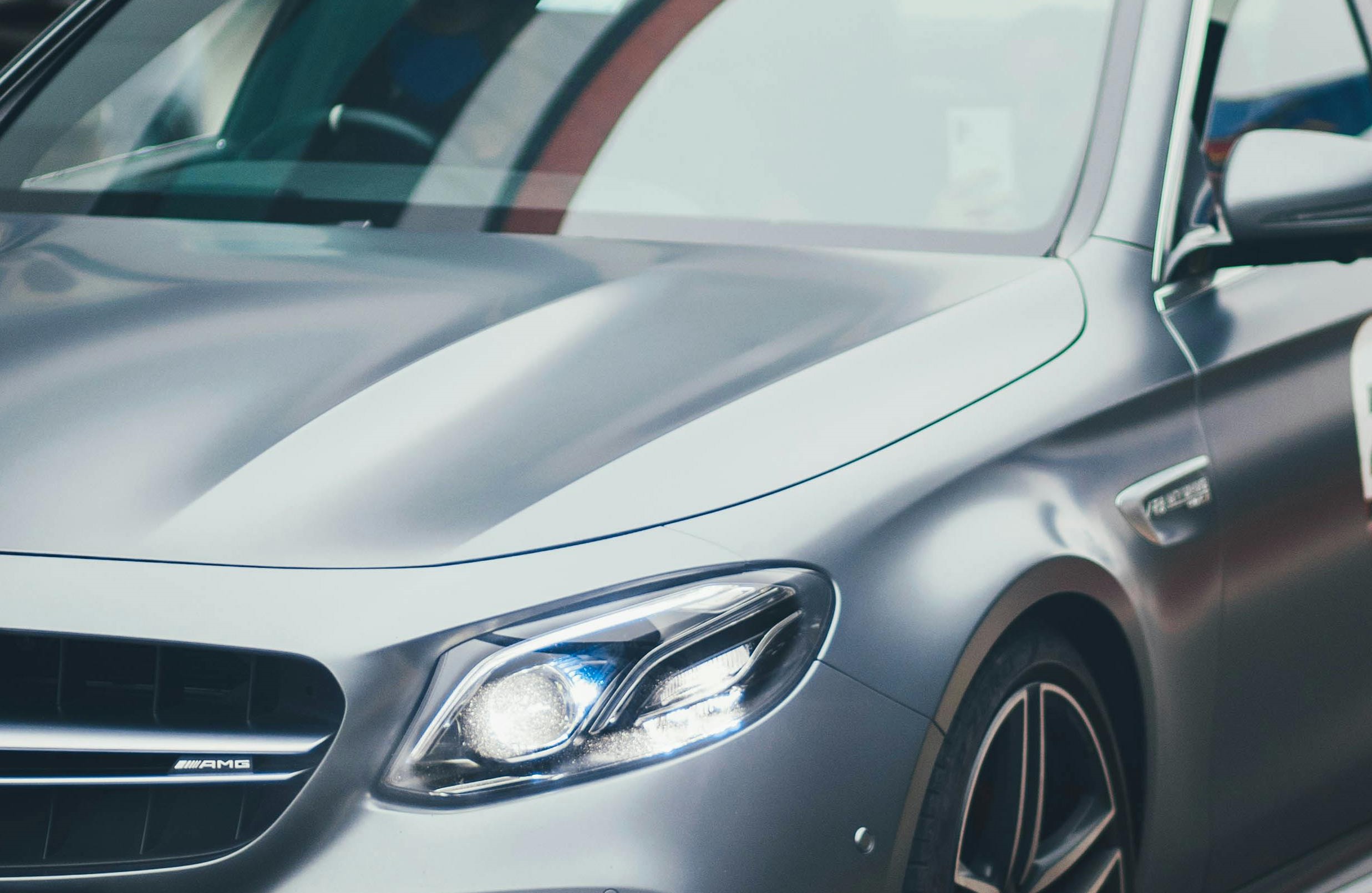 Cinque cose da fare per mantenere l’esterno della tua auto in ottime condizioni